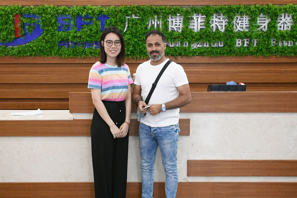沙特采购蜜桃视频黄色视频品牌商用健身器材